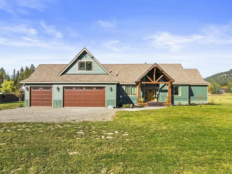 403 Bottle Bay Rd — Photo 1