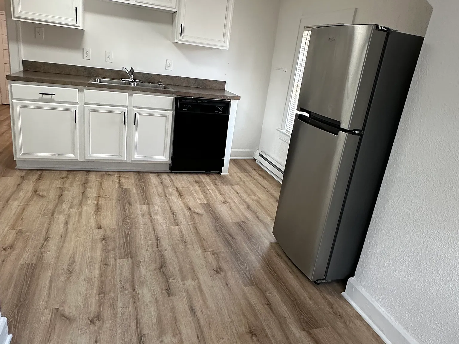 1 bed, 700 sqft, $745 — Photo 2