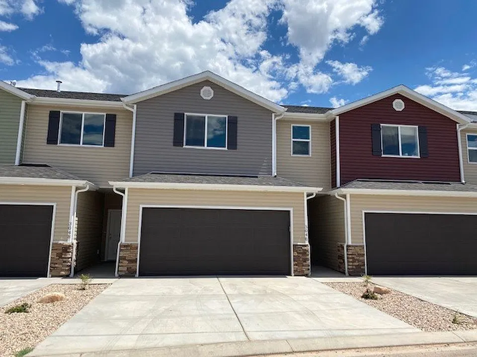 3046 N 225 E