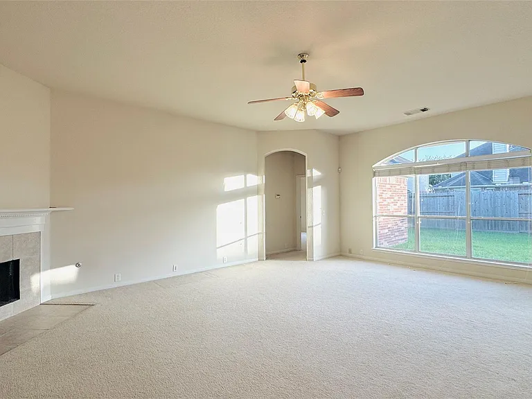 20023 Castlegreen Dr — Photo 6