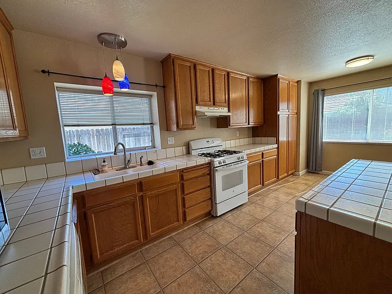 107 Mills Rd — Photo 16