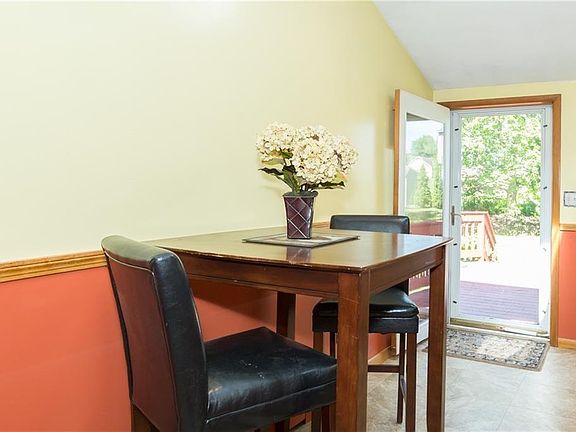 3rd image of 7894 Dewitt Dr