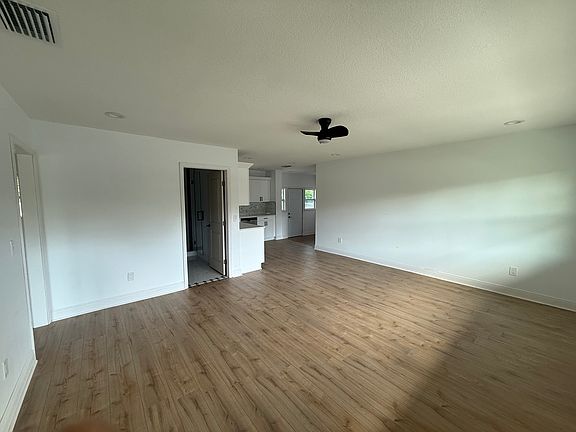 2nd image of 207 S Duncan Ave