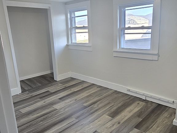 3rd image of 17 Coffey Ave