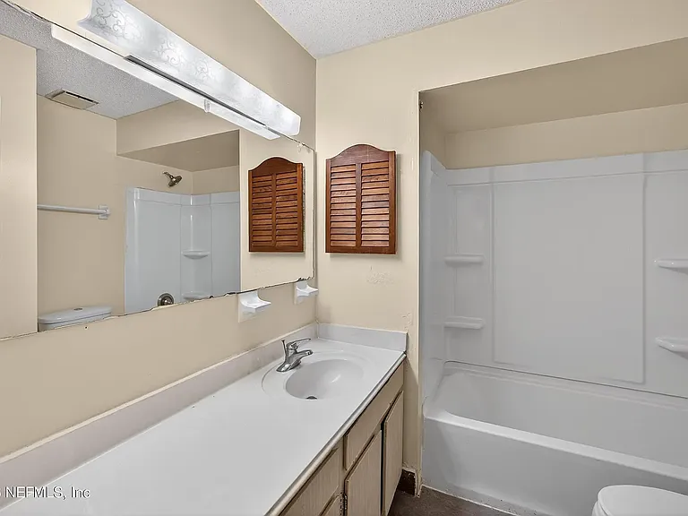 4822 Windrush Ln — Photo 13