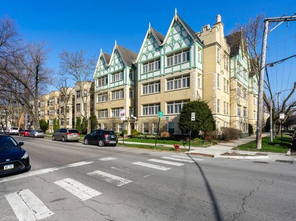 2200 W Granville Ave APT 2C, Chicago, IL 60659