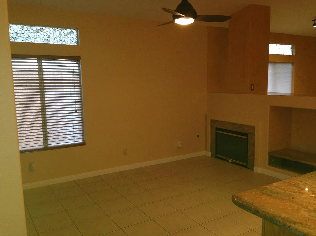 4 bed, 2.5 bath, 1889 sqft, $2,295 — Photo 4