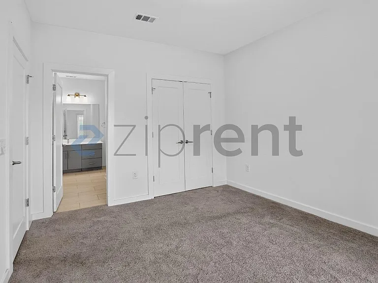 525 Parkway Dr #403 — Photo 13