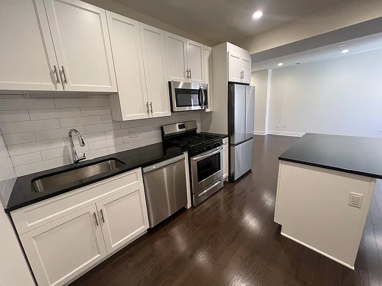 4935 N Claremont Ave #1E — Photo 11