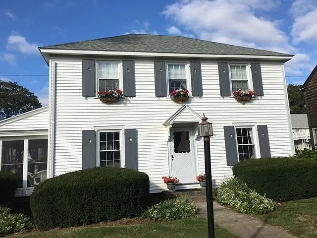 13 East Walk