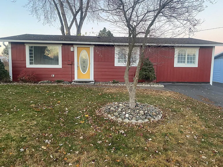 1423 Cedar Ave — Photo 7