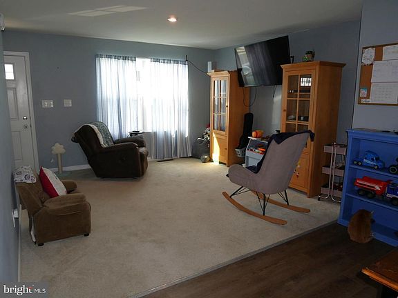 3rd image of 240 Pond View Ln