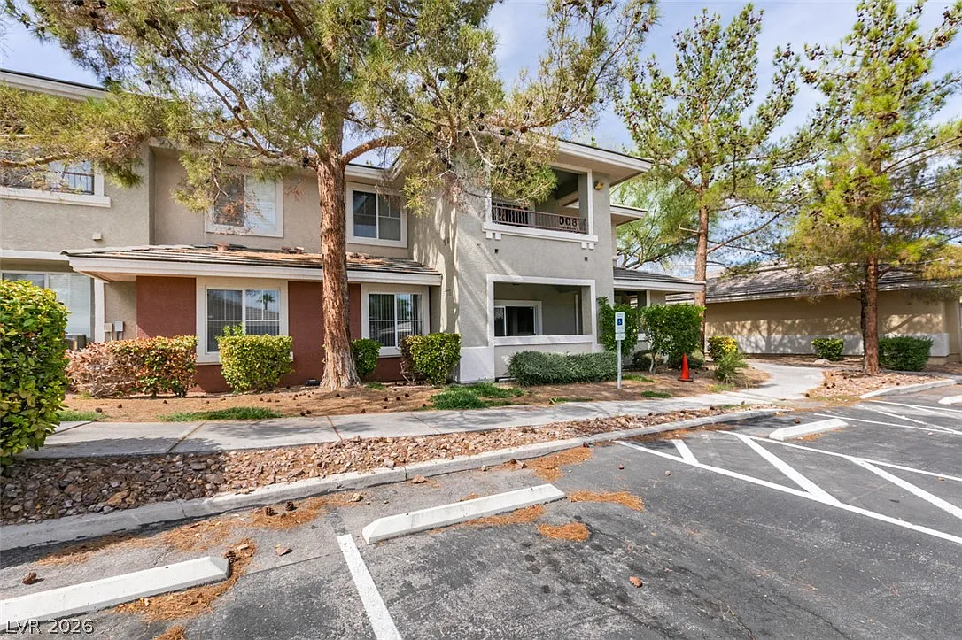 3 bed, 2.0 bath, 1338 sqft, $1,695 — Photo 2