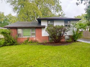 213 N Ridgemoor Ave, Mundelein, IL 60060