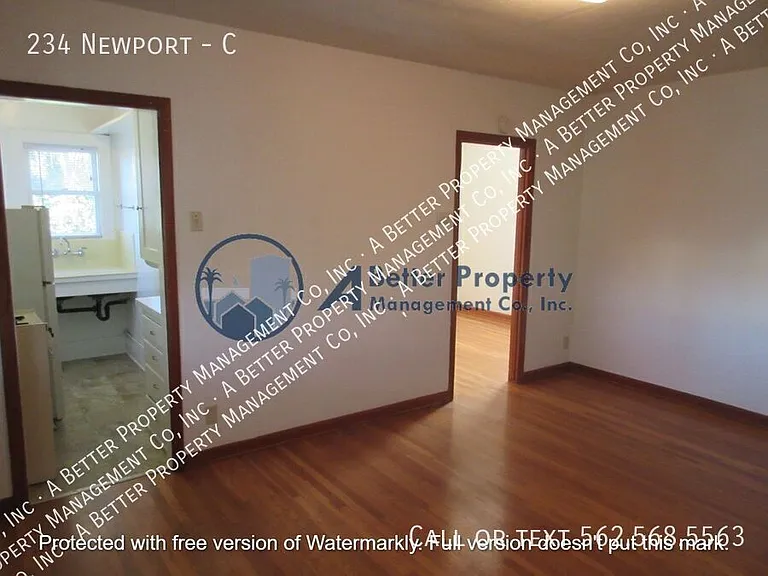 234 N Newport #C — Photo 2