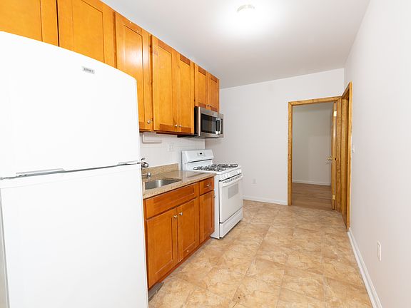 5th image of 78 Mulberry St APT 10