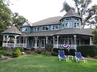 301 Rockledge Dr, Bay Village, OH 44140