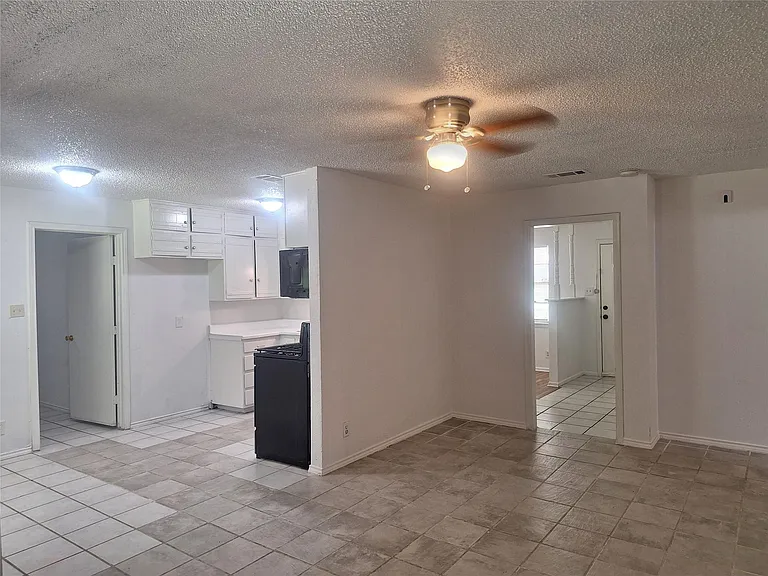 6005 Barry Dr — Photo 14