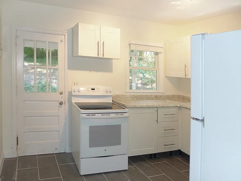 733 Raleigh Rd — Photo 5