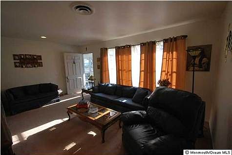 3rd image of 1B Carnation Dr