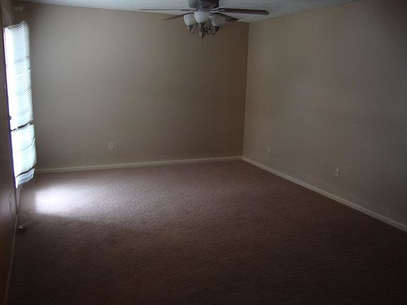 5th image of 1106 Court Ave