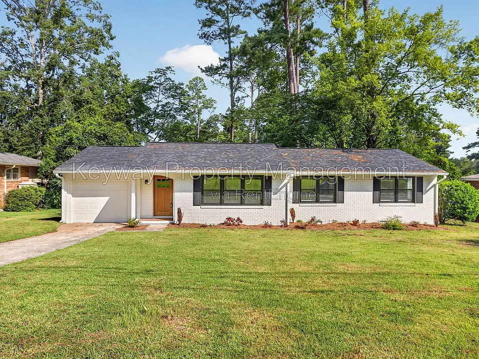 3007 Stratford Dr