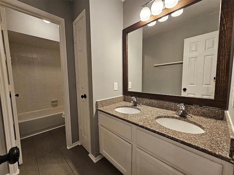 15015 Dawnbrook Dr — Photo 25