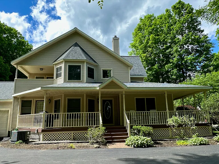 1 Inlander Rd — Photo 2