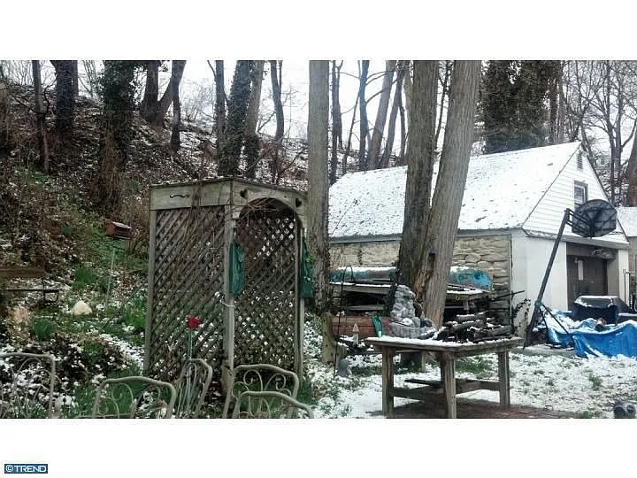 114 Egerton Ave photo 1