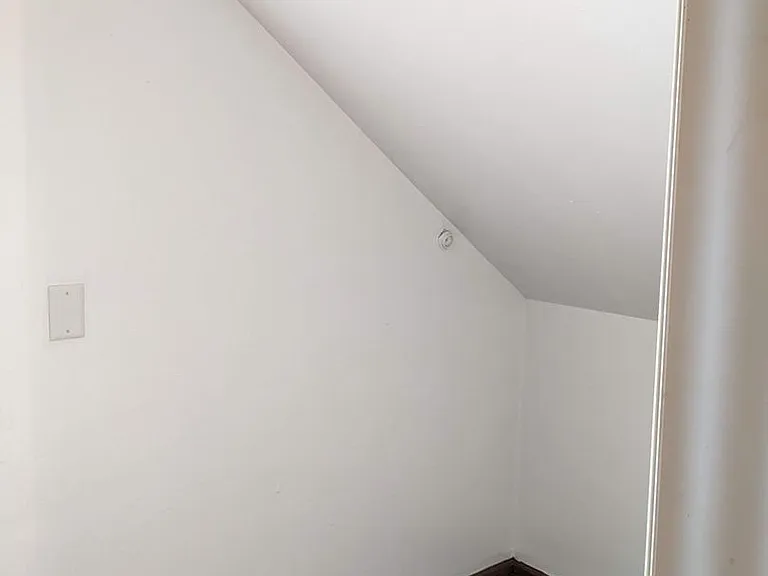 330 Howard Ave — Photo 6