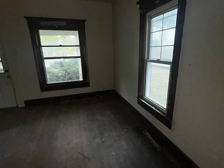 529 N 2nd St — Photo 6