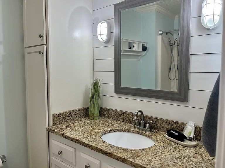 1 Tanglewood Dr #505 — Photo 17