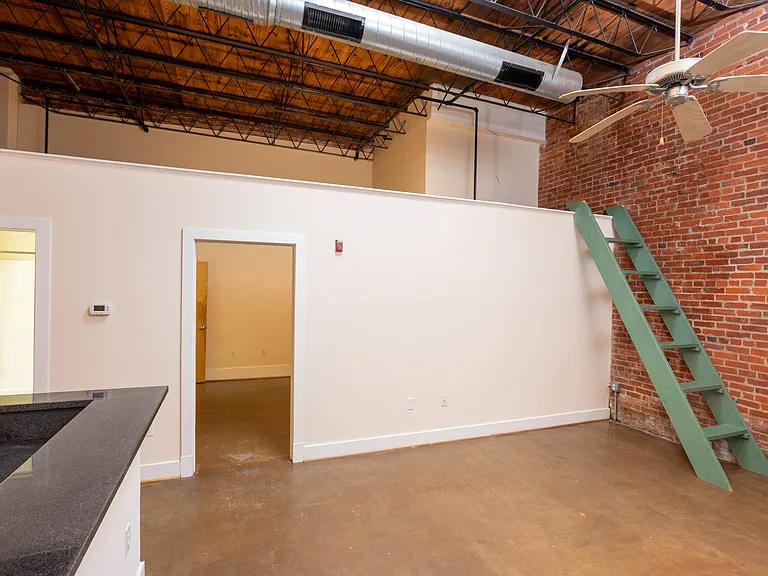 Cornish Brewery Apartments — Photo 17