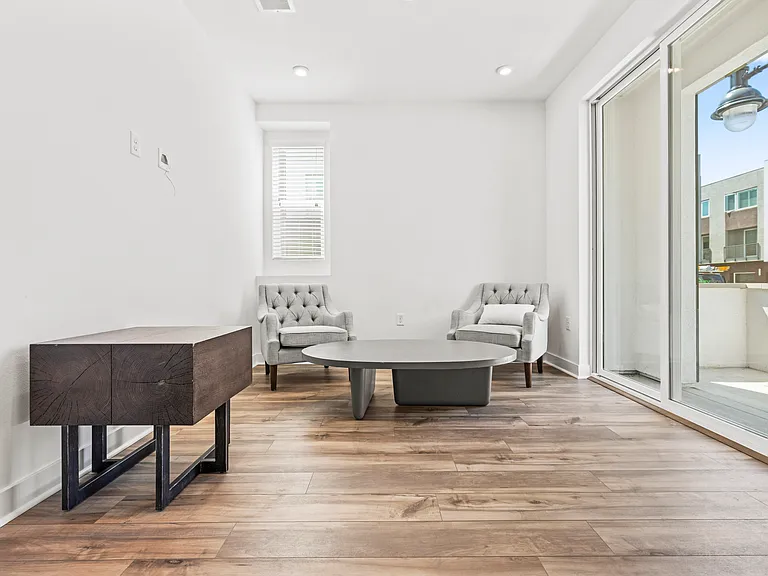609 S Lyon St — Photo 12