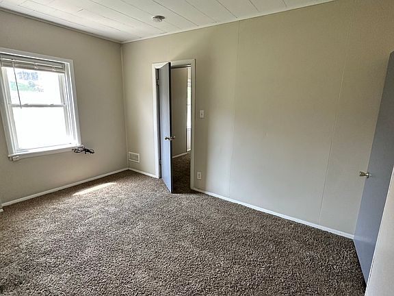 2nd image of 572 W 5th St #2-580-1