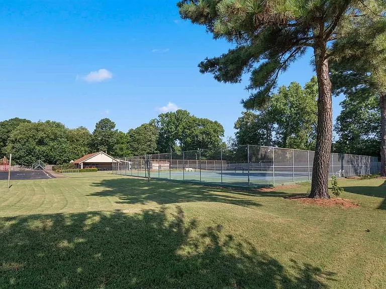 7918 Farmingdale Rd — Photo 12