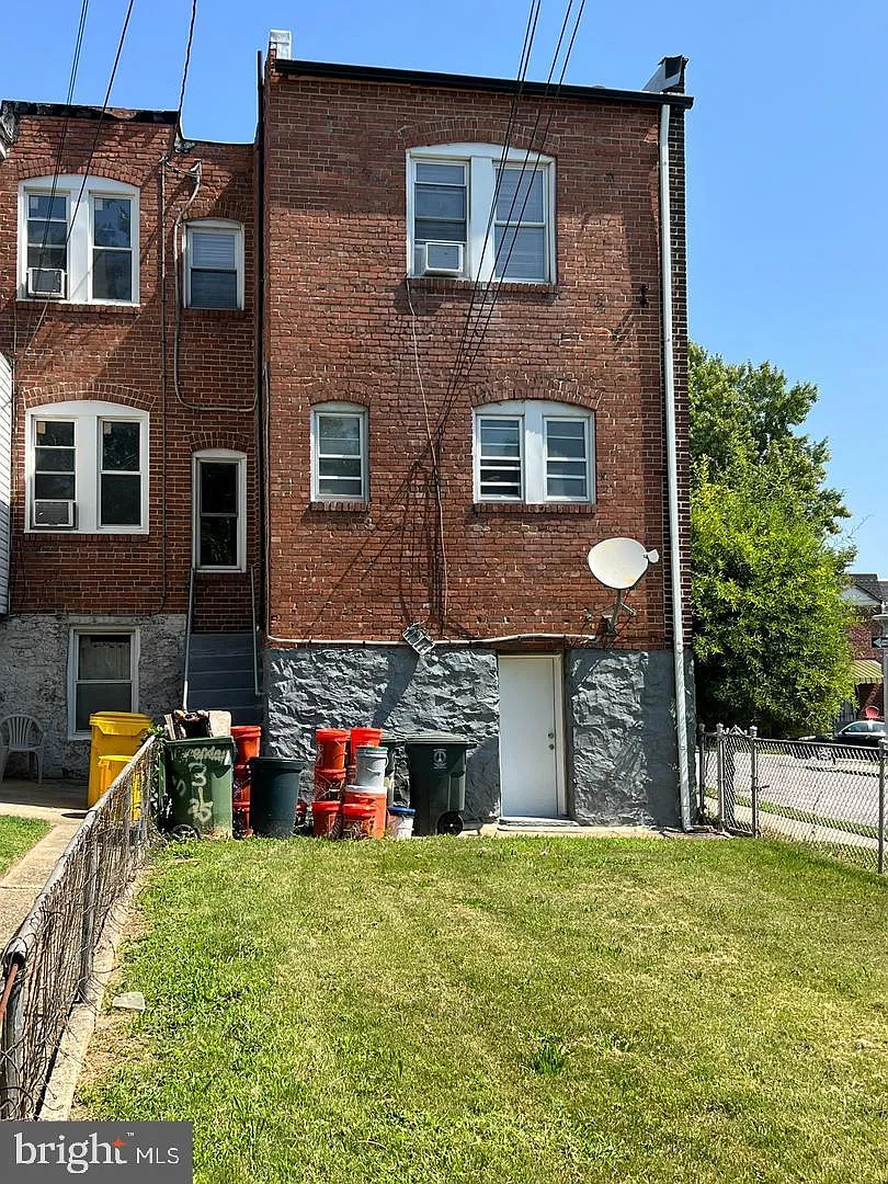 5 bed, 3.0 bath, 2120 sqft, $2,500 — Photo 4