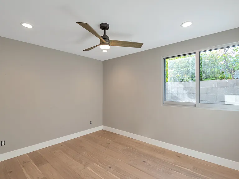 4525 N 40th St #6 — Photo 9