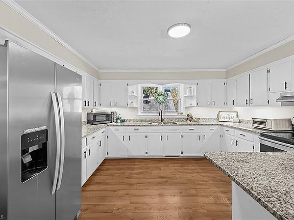 5th image of 612 Reeder Rd