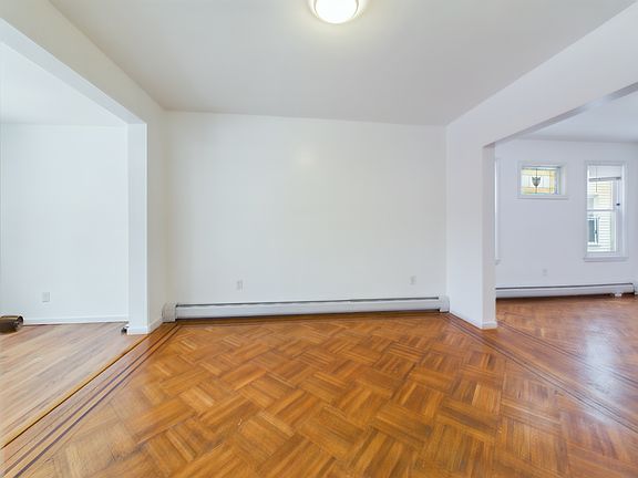 3rd image of 326 S 10th St Floor 1