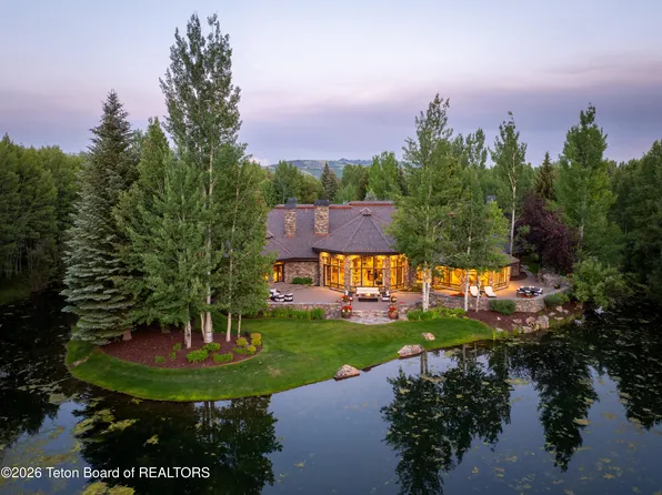 4325 W Greens Pl, Wilson, WY 83014