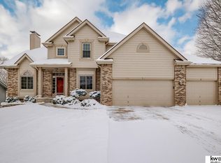 17819 Washington Cir, Omaha, NE 68135