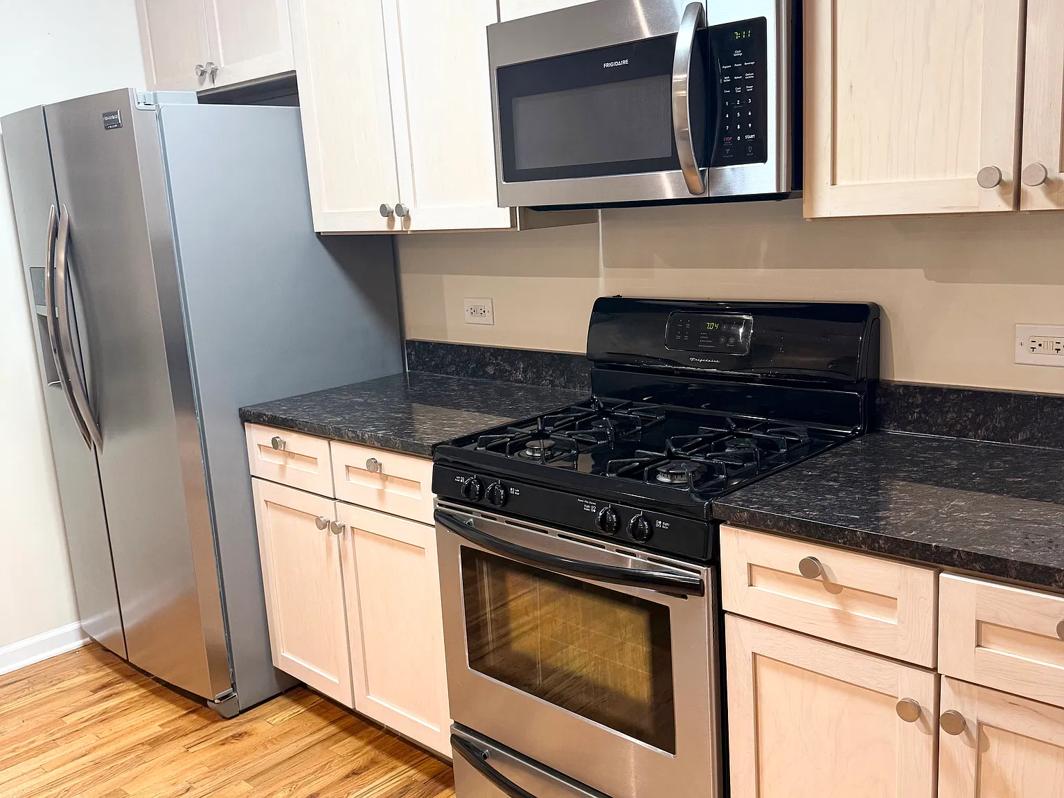 2 bed, 1200 sqft, $2,600 — Photo 4