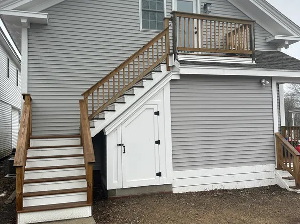 54 Lincoln St #B, Exeter, NH 03833