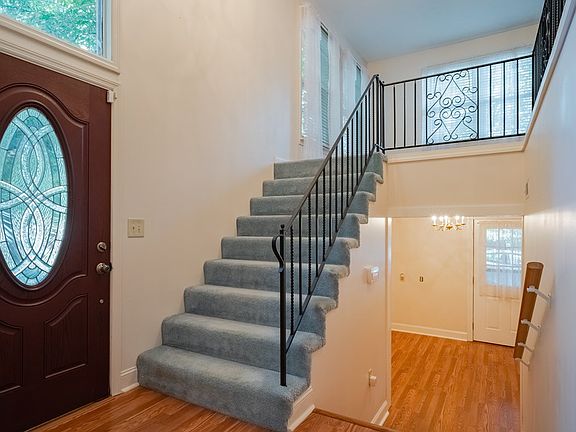 2nd image of 264 Dogwood Ln
