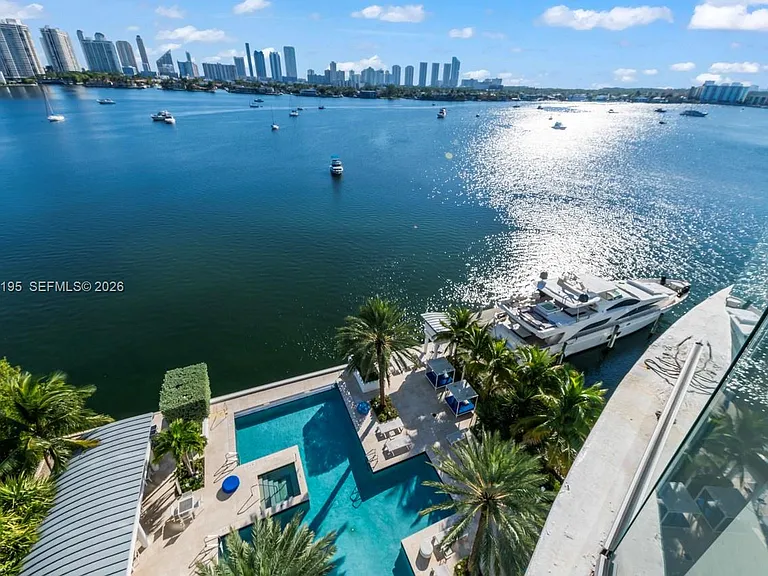 17301 Biscayne Blvd #811 — Photo 17