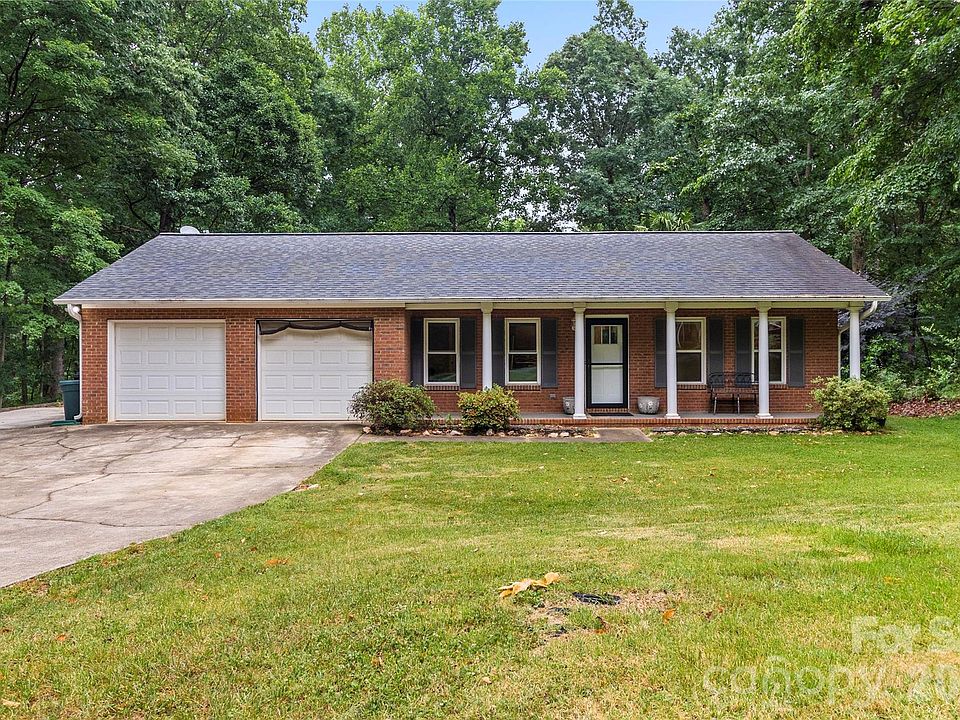 1st image of 132 Lismark Dr