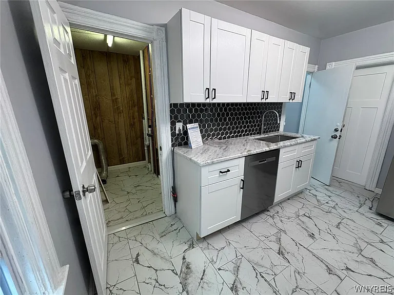 405 W Ferry St #LOWER — Photo 13