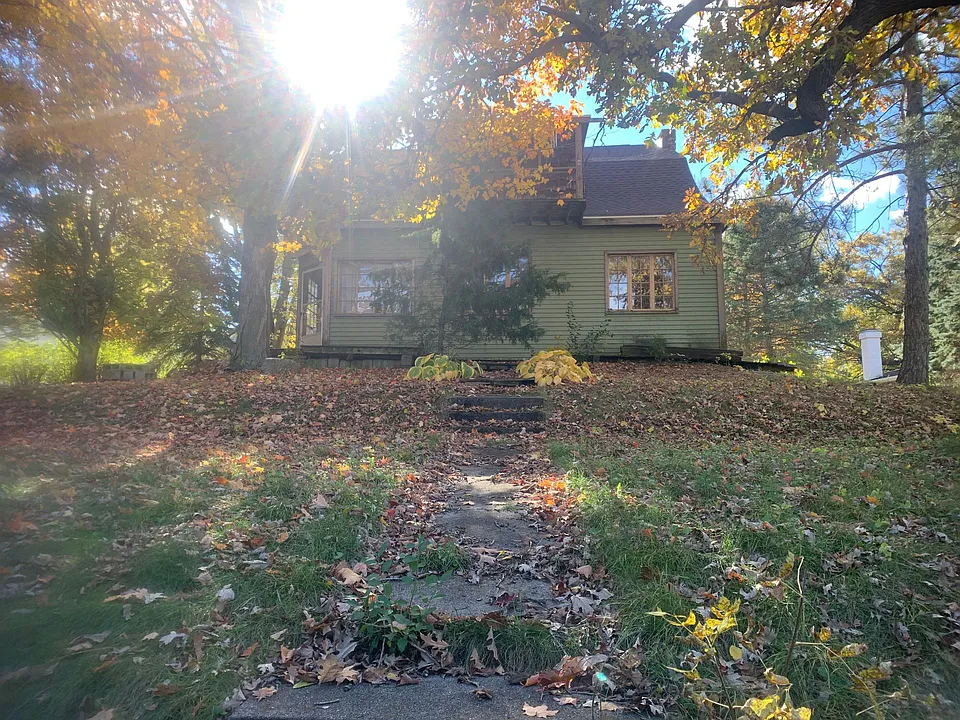 341 College St #343