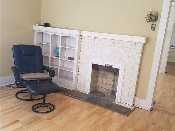 2nd image of 1338 Dunnavant St W